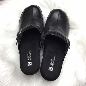 White mountain clogs black